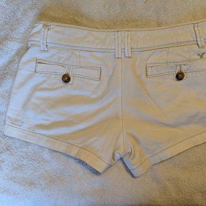 American Eagle Cream shorts size 4
